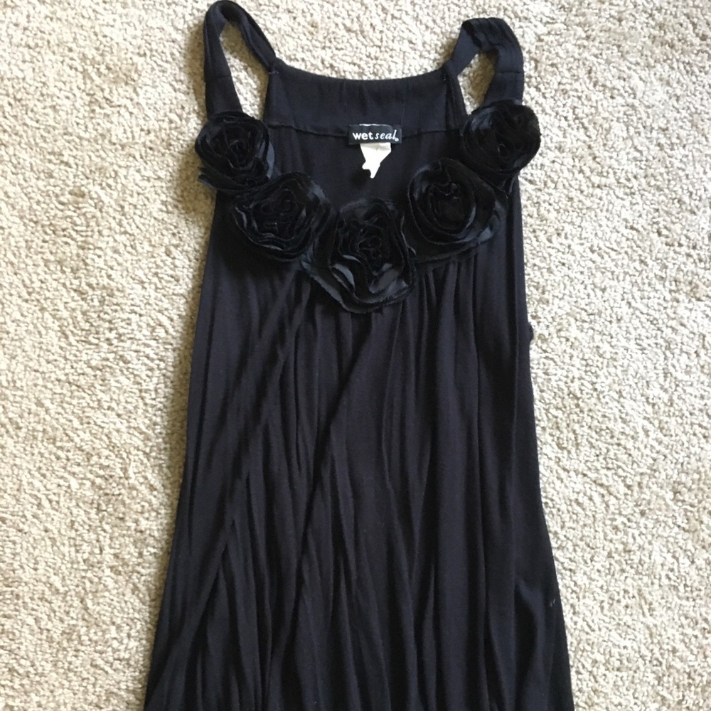 Black tank with roses